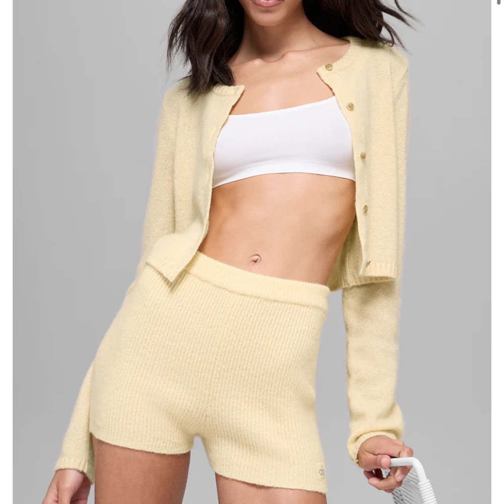 Don’t call me Jennifer Chic High Waist Cream Women knitted sweater